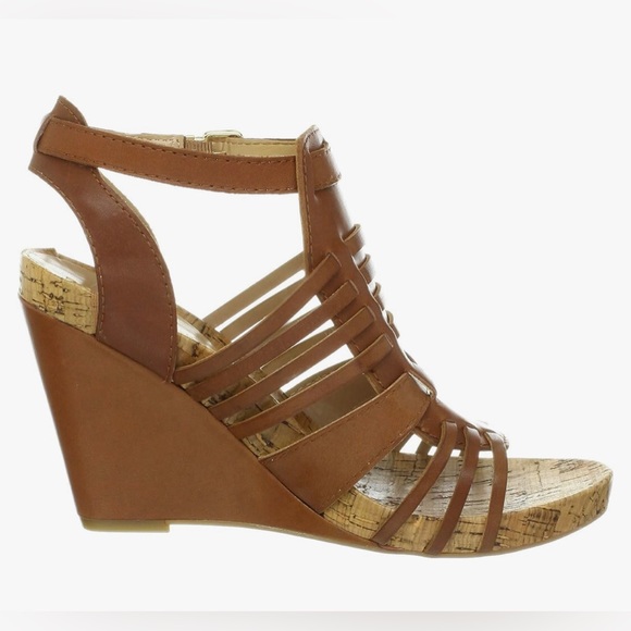 BCBG wedge shoes - Picture 5 of 9